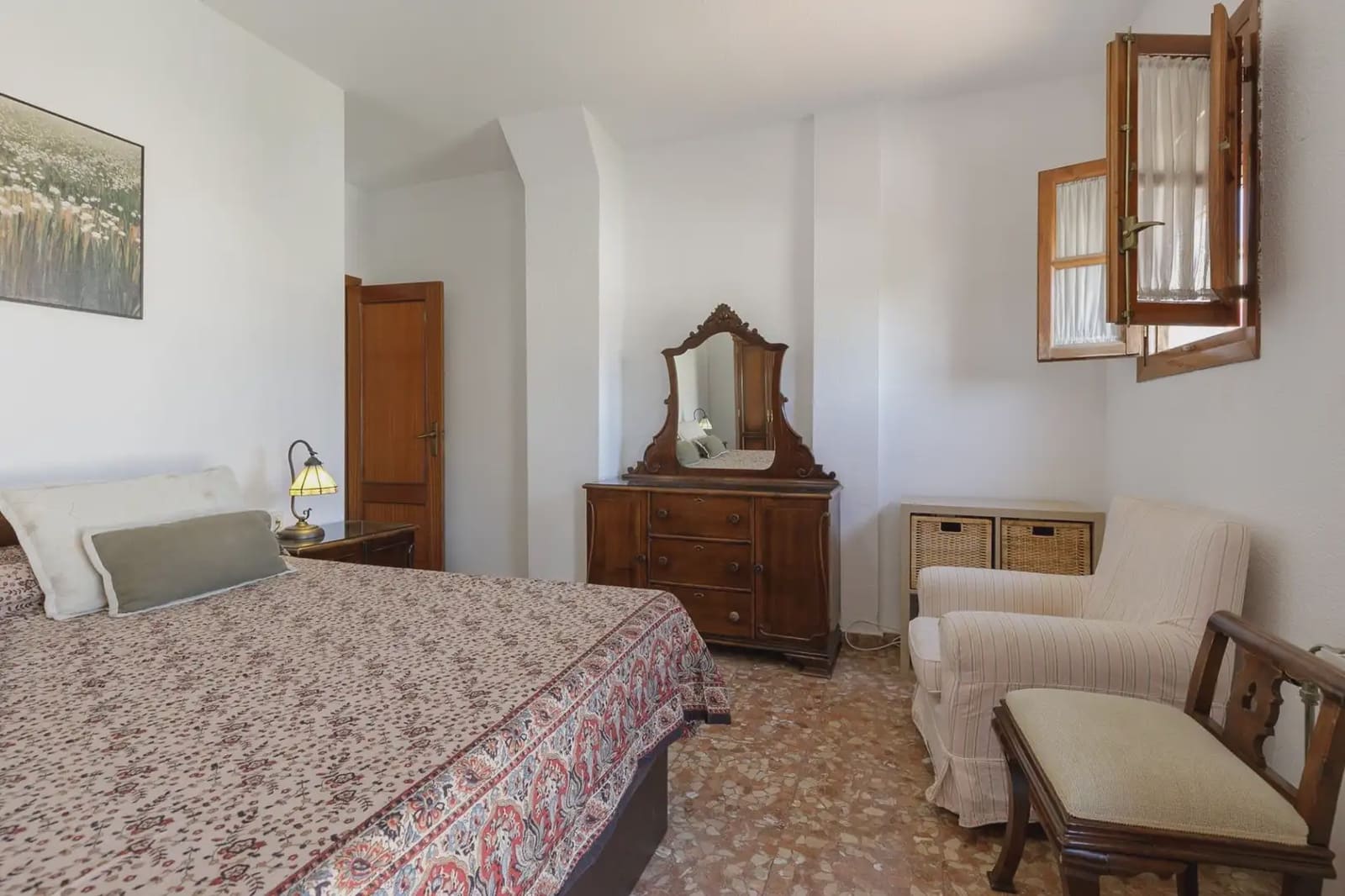 Villa for sale in Ogijares with pool garage - € 325,000 (Ref: 9837052)