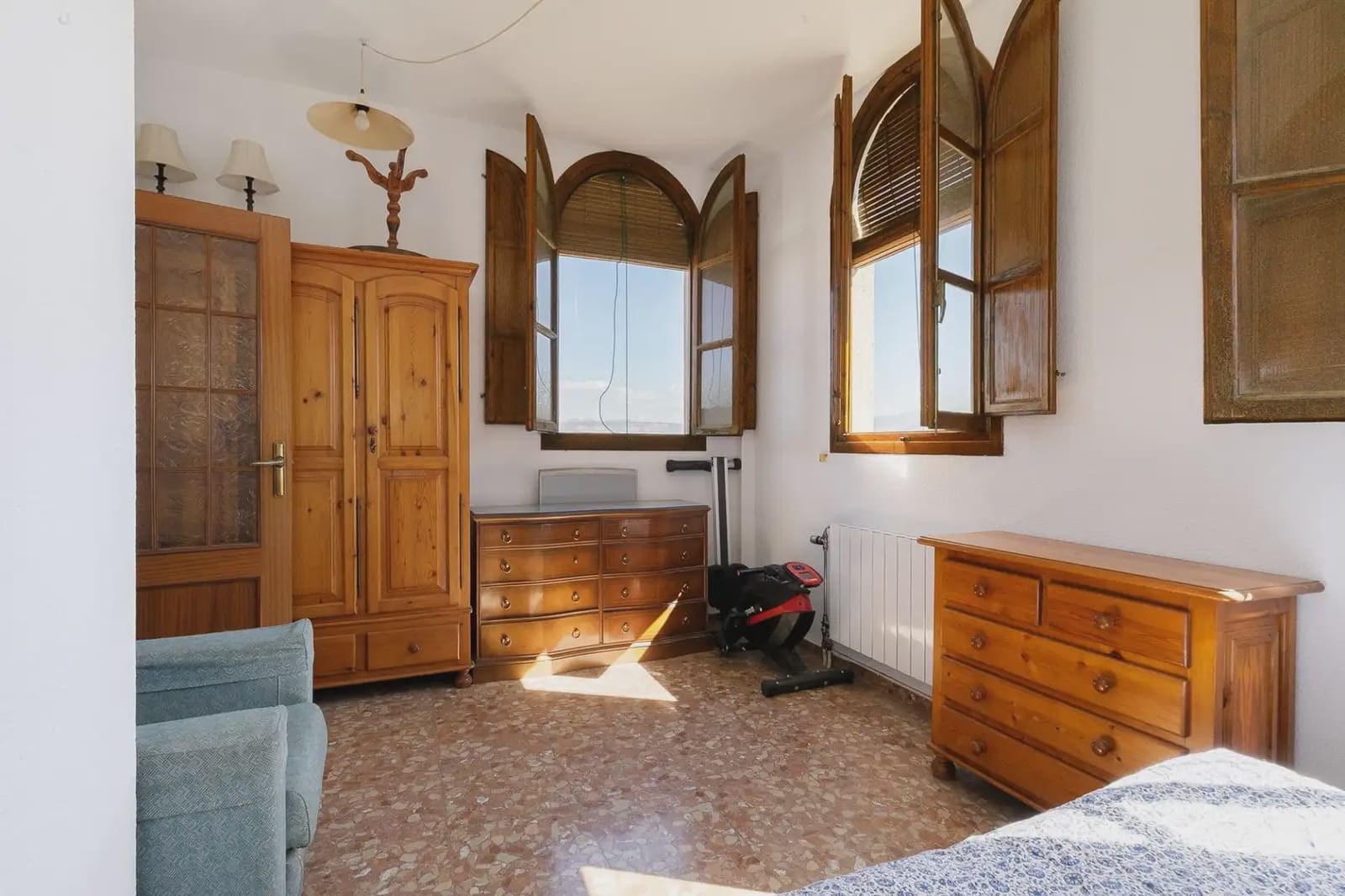 Villa for sale in Ogijares with pool garage - € 325,000 (Ref: 9837052)