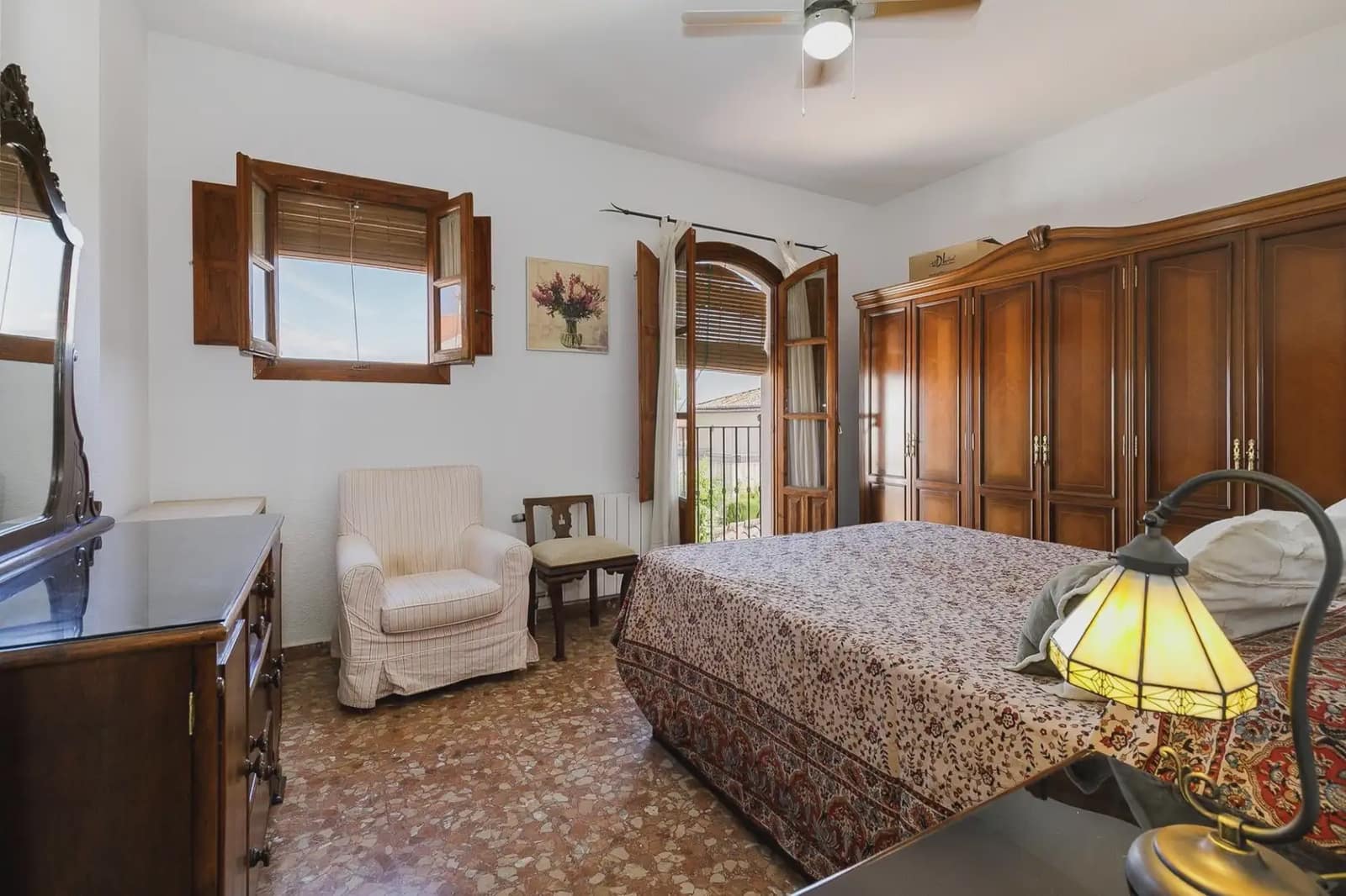 Villa for sale in Ogijares with pool garage - € 325,000 (Ref: 9837052)
