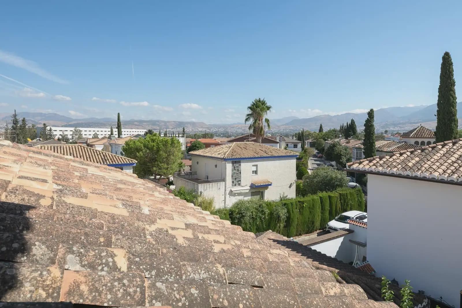 Villa for sale in Ogijares with pool garage - € 325,000 (Ref: 9837052)