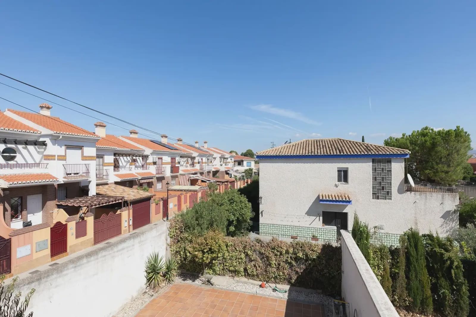 Villa for sale in Ogijares with pool garage - € 325,000 (Ref: 9837052)