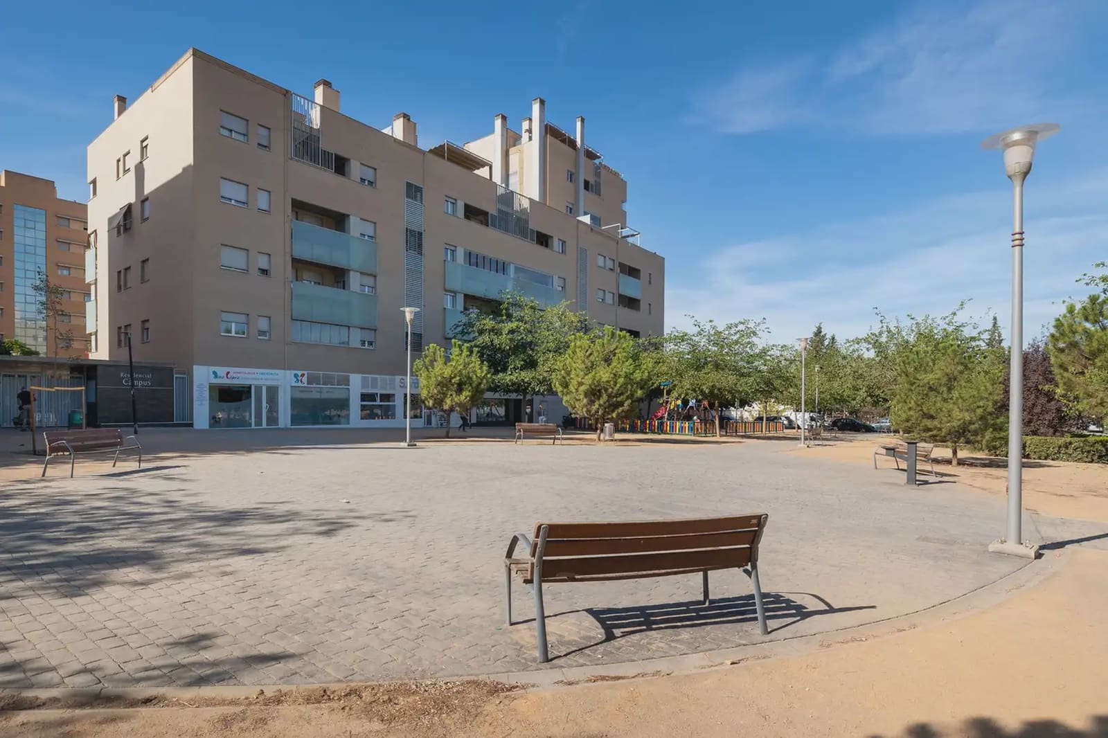 Commercieel te koop in Granada stad - € 299.000 (Ref: 9837055)
