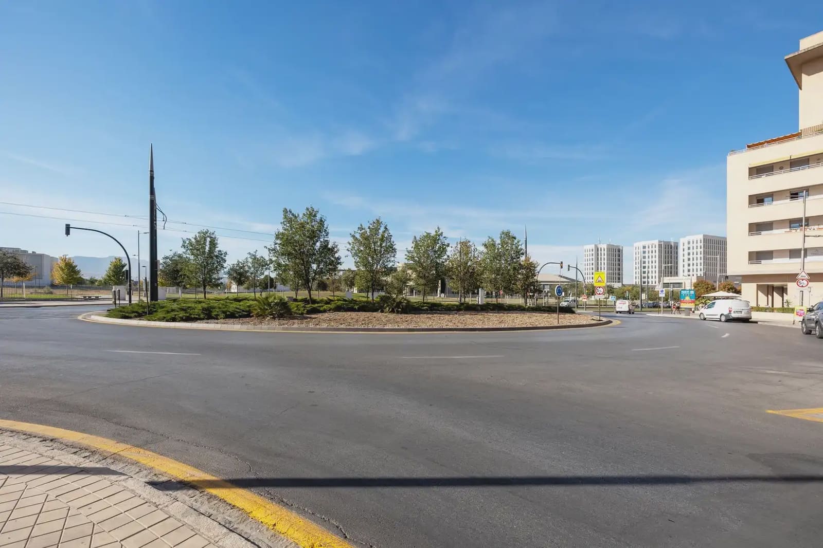 Commercieel te koop in Granada stad - € 299.000 (Ref: 9837055)