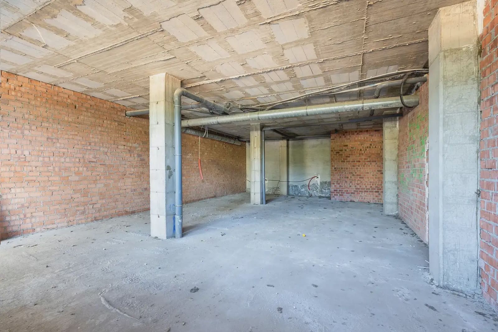 Commercieel te koop in Granada stad - € 299.000 (Ref: 9837055)