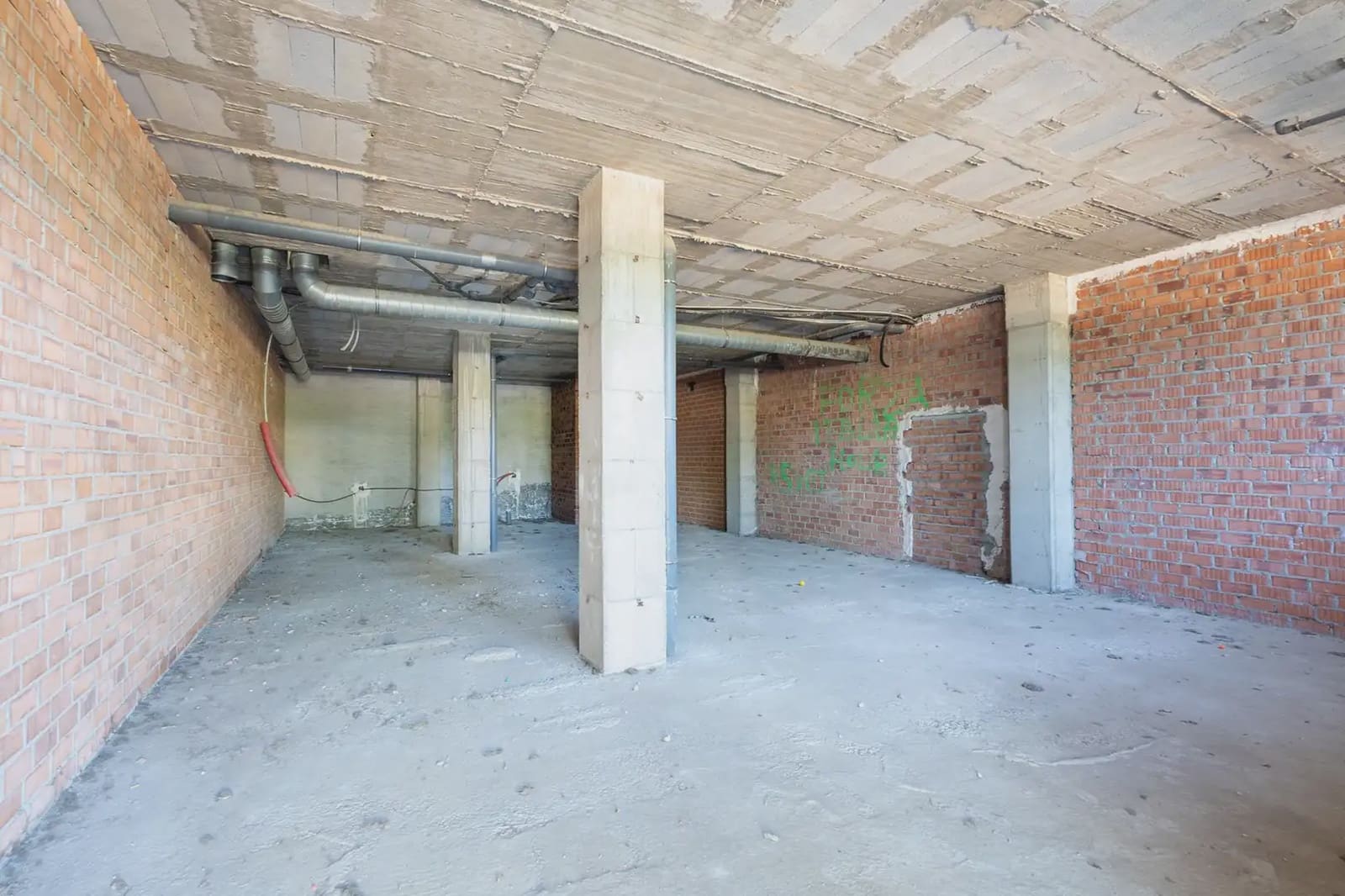 Commercieel te koop in Granada stad - € 299.000 (Ref: 9837055)