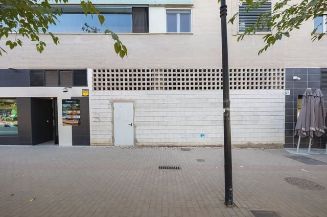 Erhverv til salg i Campus de la Salud, Granada by - € 299.000 (Ref: 9837055)