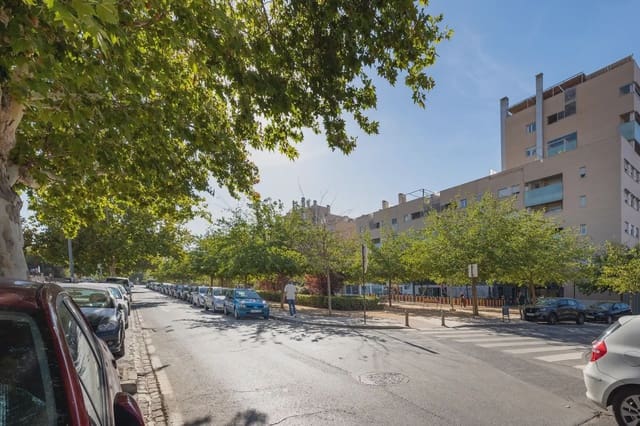 Erhverv til salg i Campus de la Salud, Granada by - € 299.000 (Ref: 9837055)