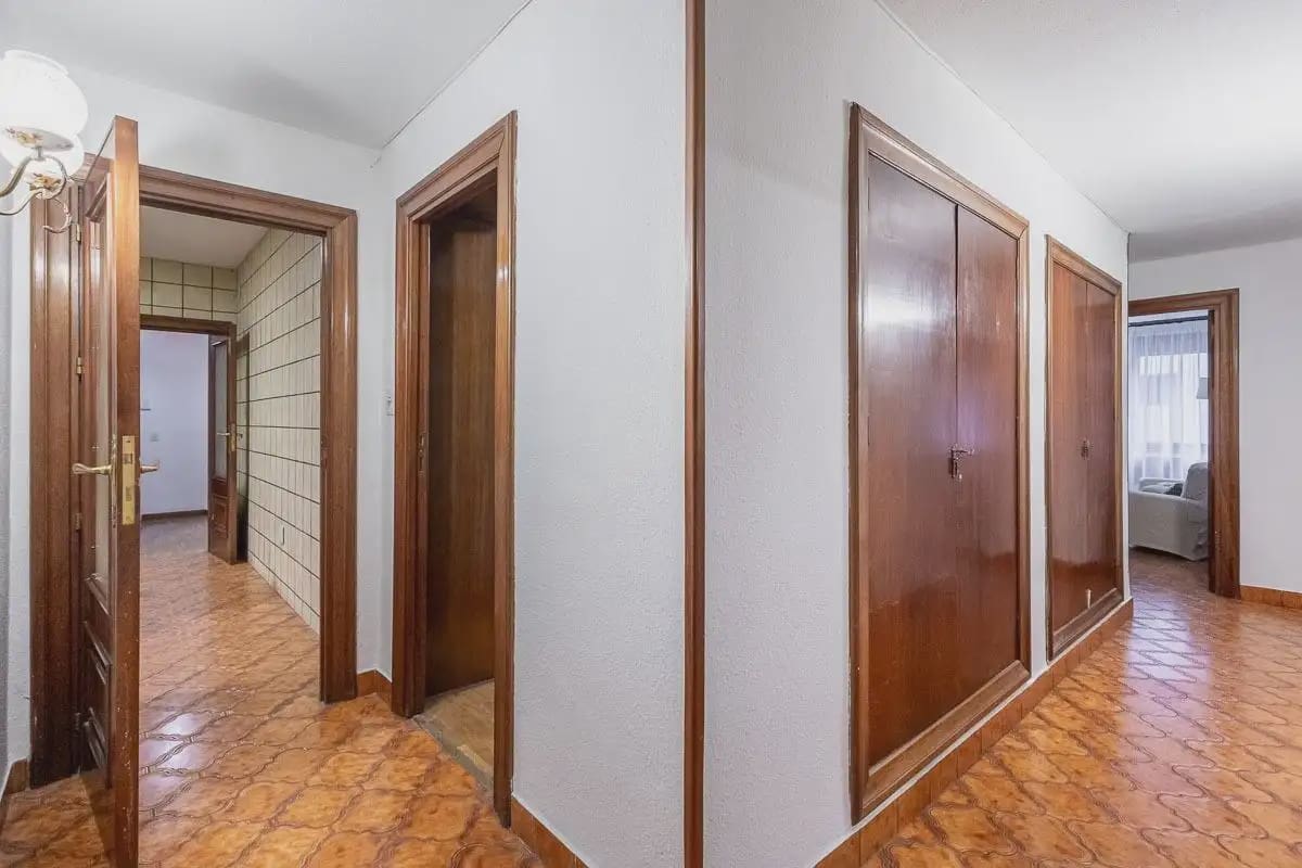 5 slaapkamer Flat te koop in Granada stad - € 380.000 (Ref: 9837057)