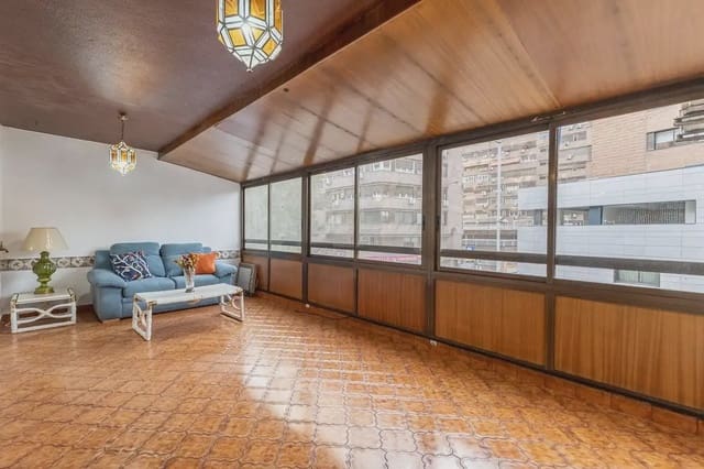 5 slaapkamer Flat te koop in Albaicin, Granada stad - € 380.000 (Ref: 9837057)