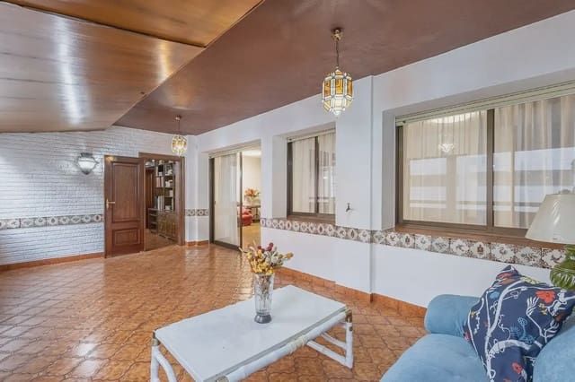 5 slaapkamer Flat te koop in Albaicin, Granada stad - € 380.000 (Ref: 9837057)