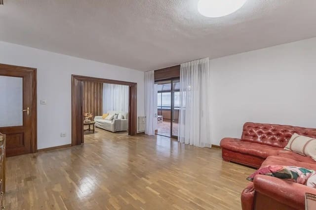 5 slaapkamer Flat te koop in Albaicin, Granada stad - € 380.000 (Ref: 9837057)