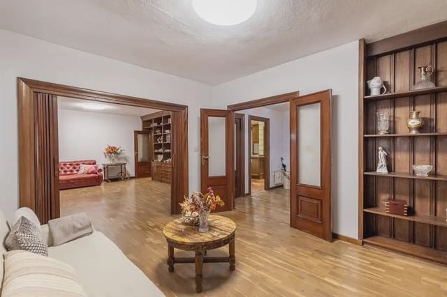 5 slaapkamer Flat te koop in Albaicin, Granada stad - € 380.000 (Ref: 9837057)