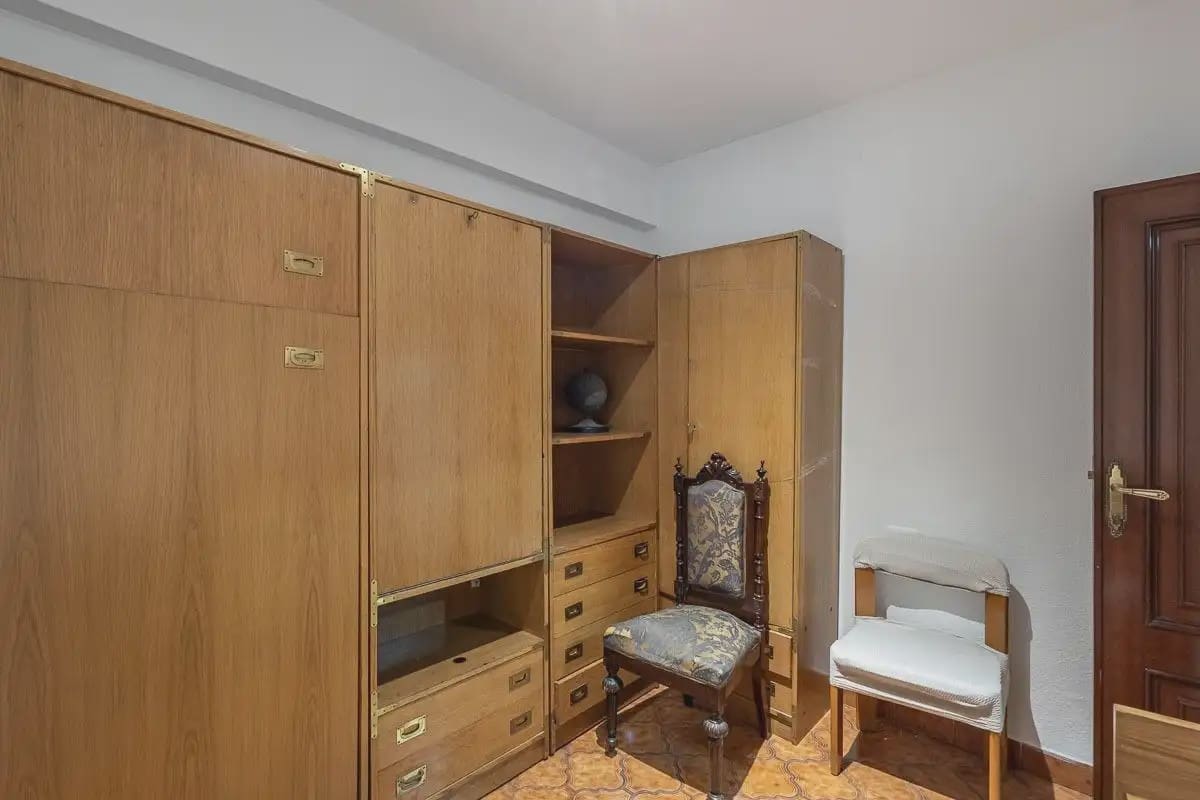 5 slaapkamer Flat te koop in Granada stad - € 380.000 (Ref: 9837057)