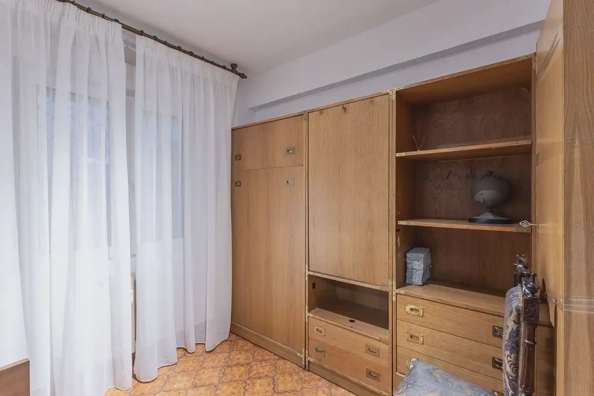 5 slaapkamer Flat te koop in Granada stad - € 380.000 (Ref: 9837057)