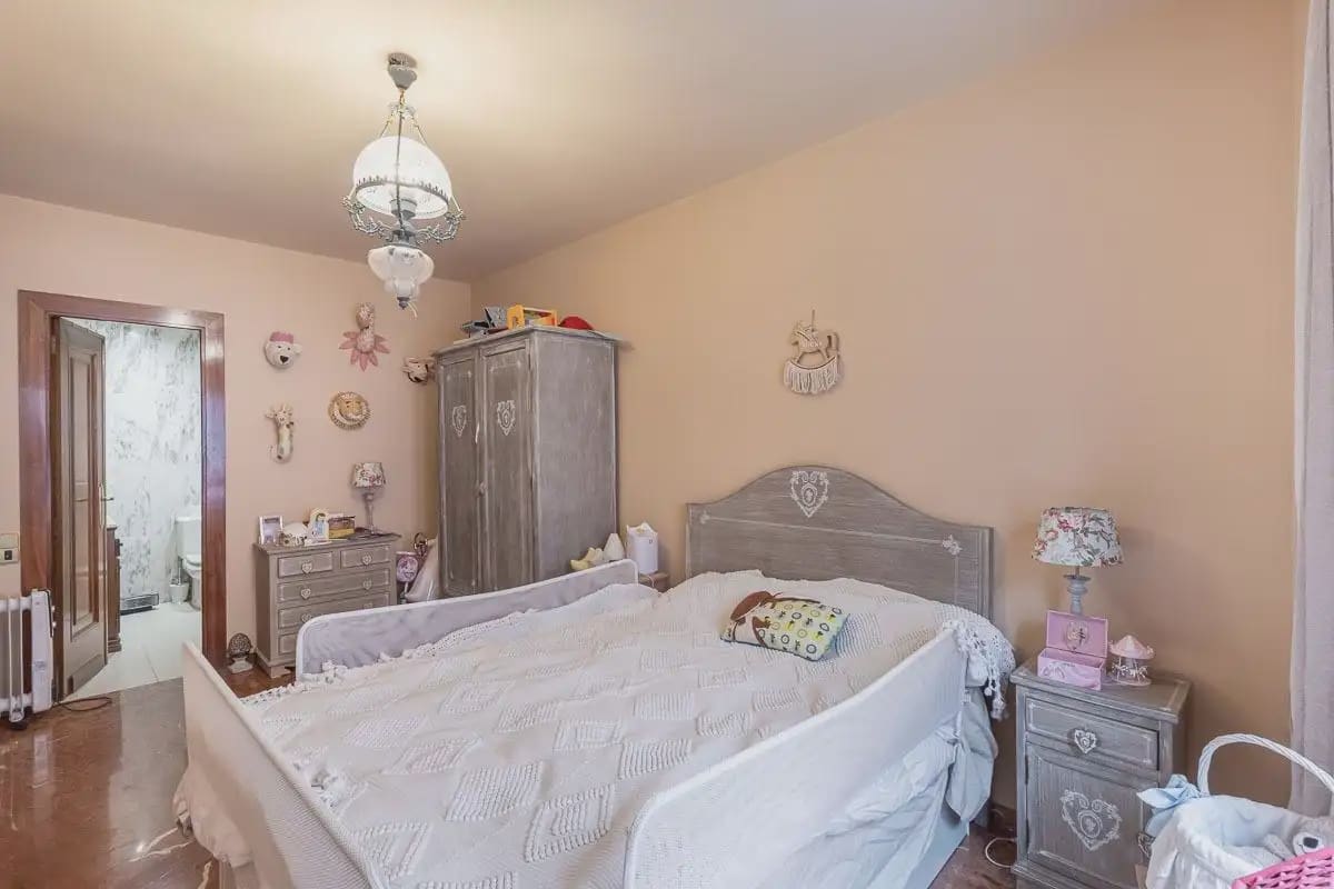 Leilighet til salgs i Granada by med garasje - € 640 000 (Ref: 9837059)