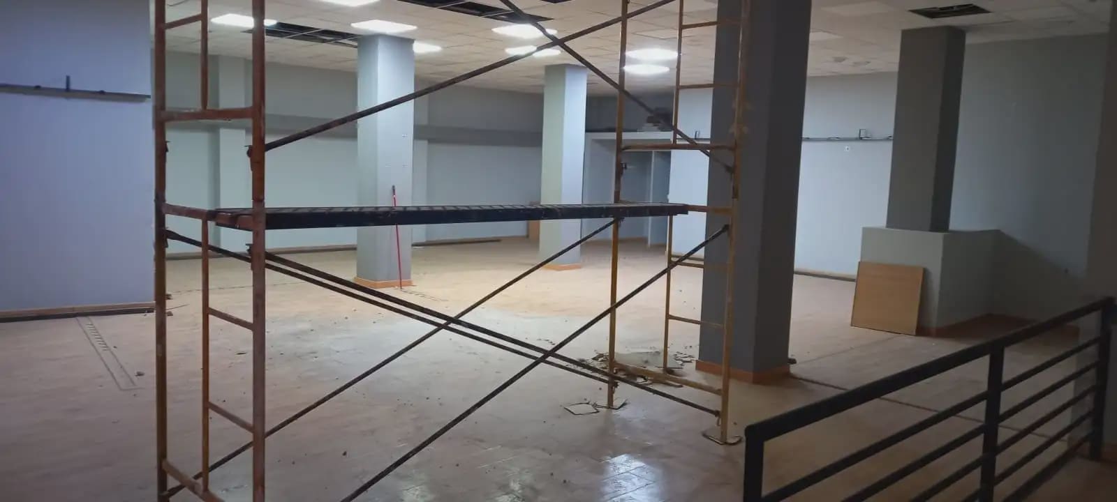 Kommersiell til leie i Granada by - € 3 800 (Ref: 9837062)