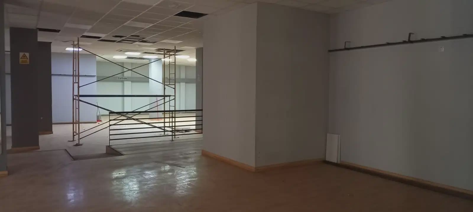 Kommersiell til leie i Granada by - € 3 800 (Ref: 9837062)