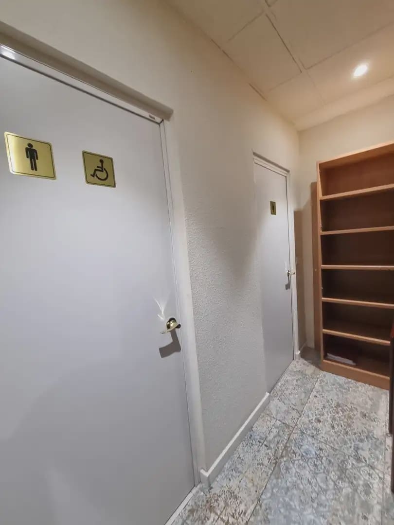 Office for rent in Granada city - € 2,000 (Ref: 9837063)