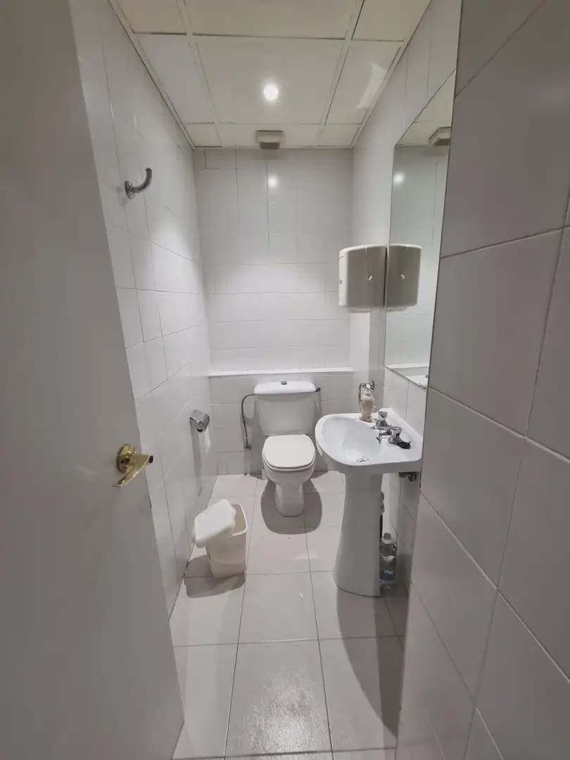 Office for rent in Granada city - € 2,000 (Ref: 9837063)