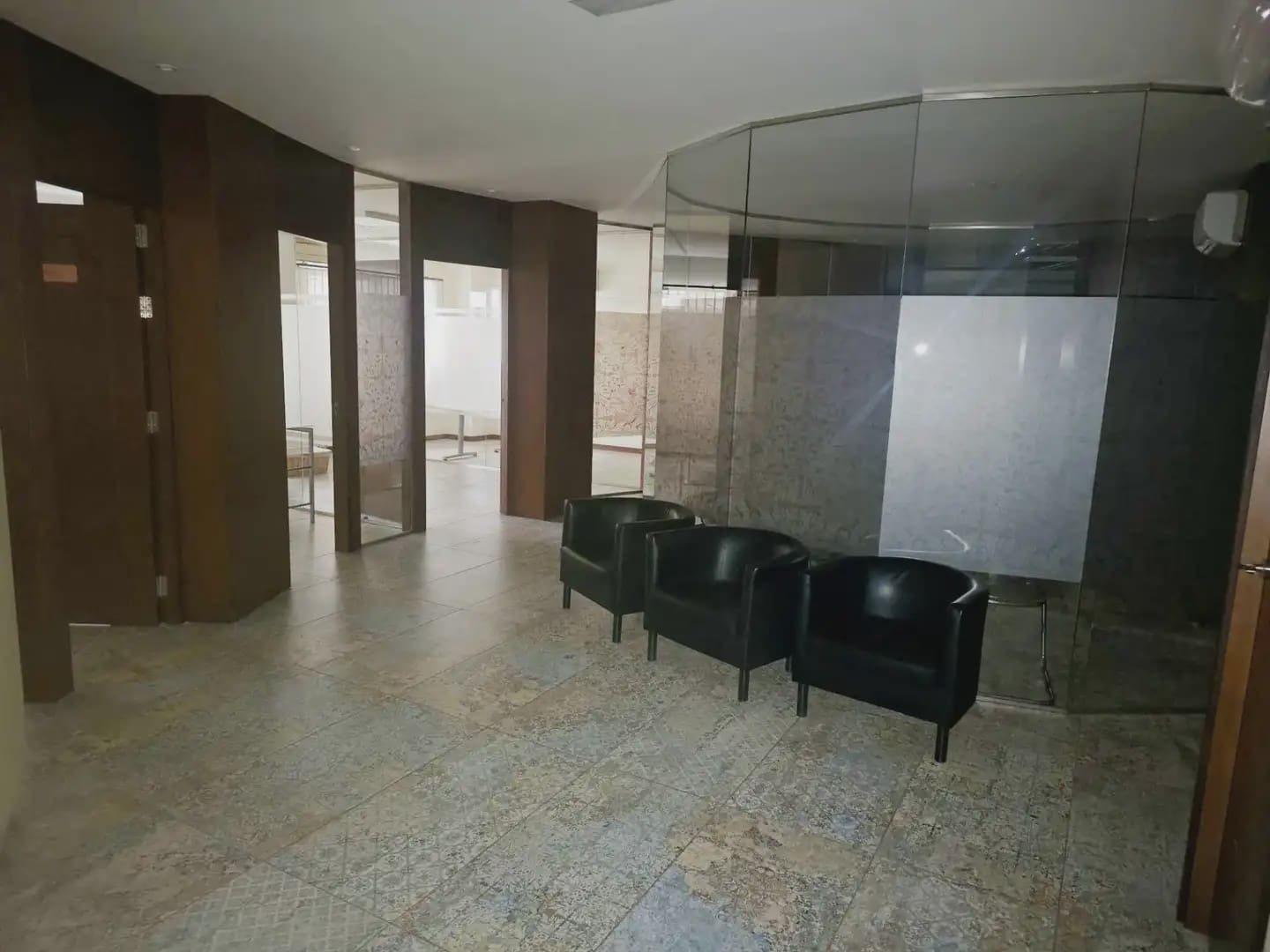 Office for rent in Granada city - € 2,000 (Ref: 9837063)