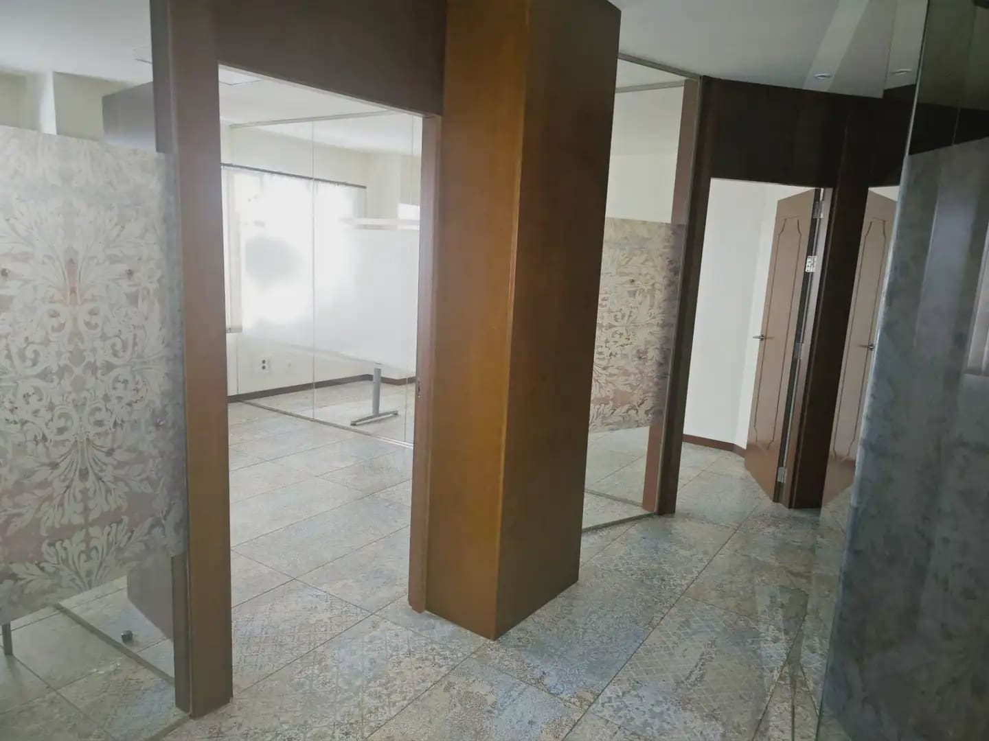 Office for rent in Granada city - € 2,000 (Ref: 9837063)