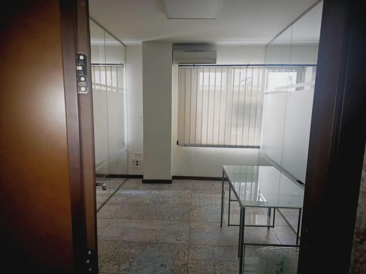 Office for rent in Granada city - € 2,000 (Ref: 9837063)