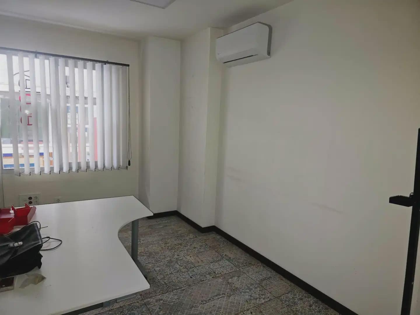 Office for rent in Granada city - € 2,000 (Ref: 9837063)