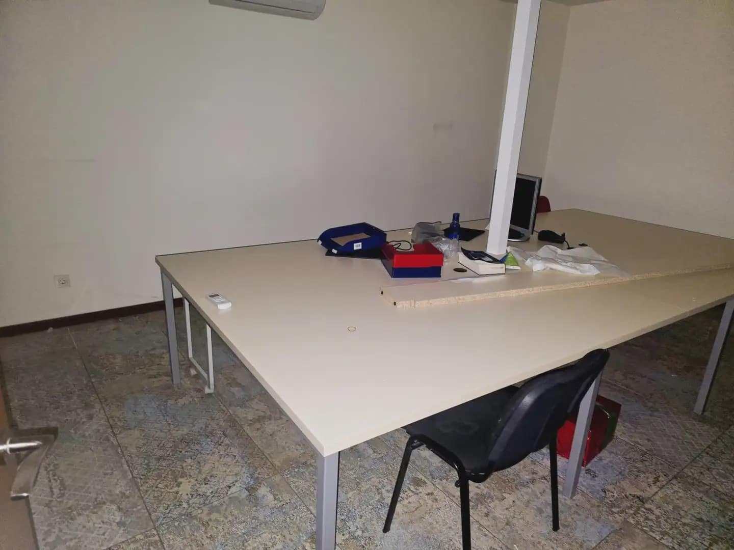 Office for rent in Granada city - € 2,000 (Ref: 9837063)
