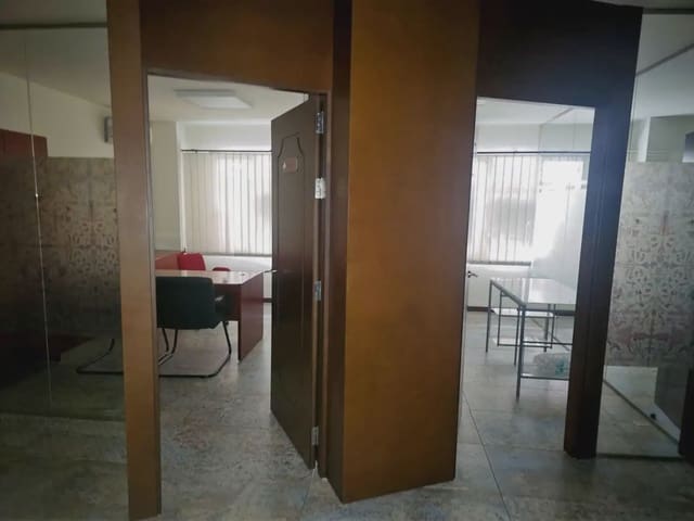 Office for rent in San Matías - Realejo, Granada city - € 2,000 (Ref: 9837063)