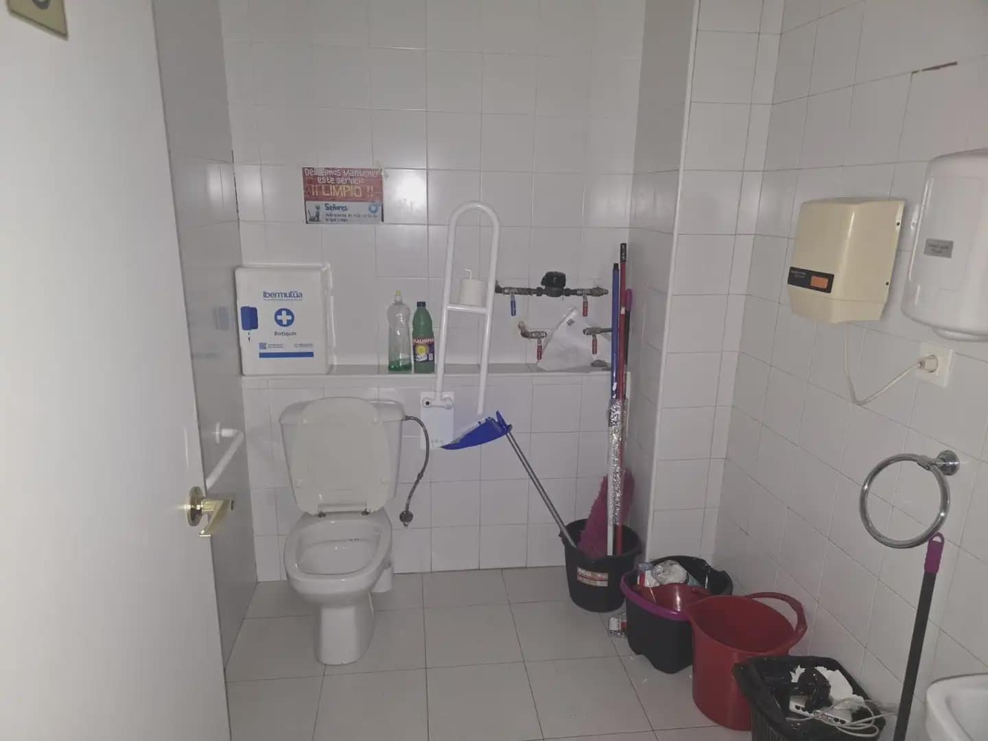 Office for rent in Granada city - € 2,000 (Ref: 9837063)