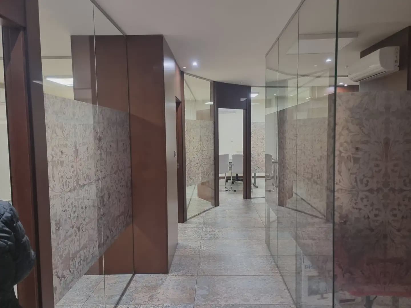 Office for rent in Granada city - € 2,000 (Ref: 9837063)