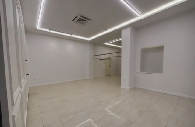 Local Comercial en Camino de Ronda - Rosaleda, Granada ciudad en alquiler - 1.800 € (Ref: 9837065)