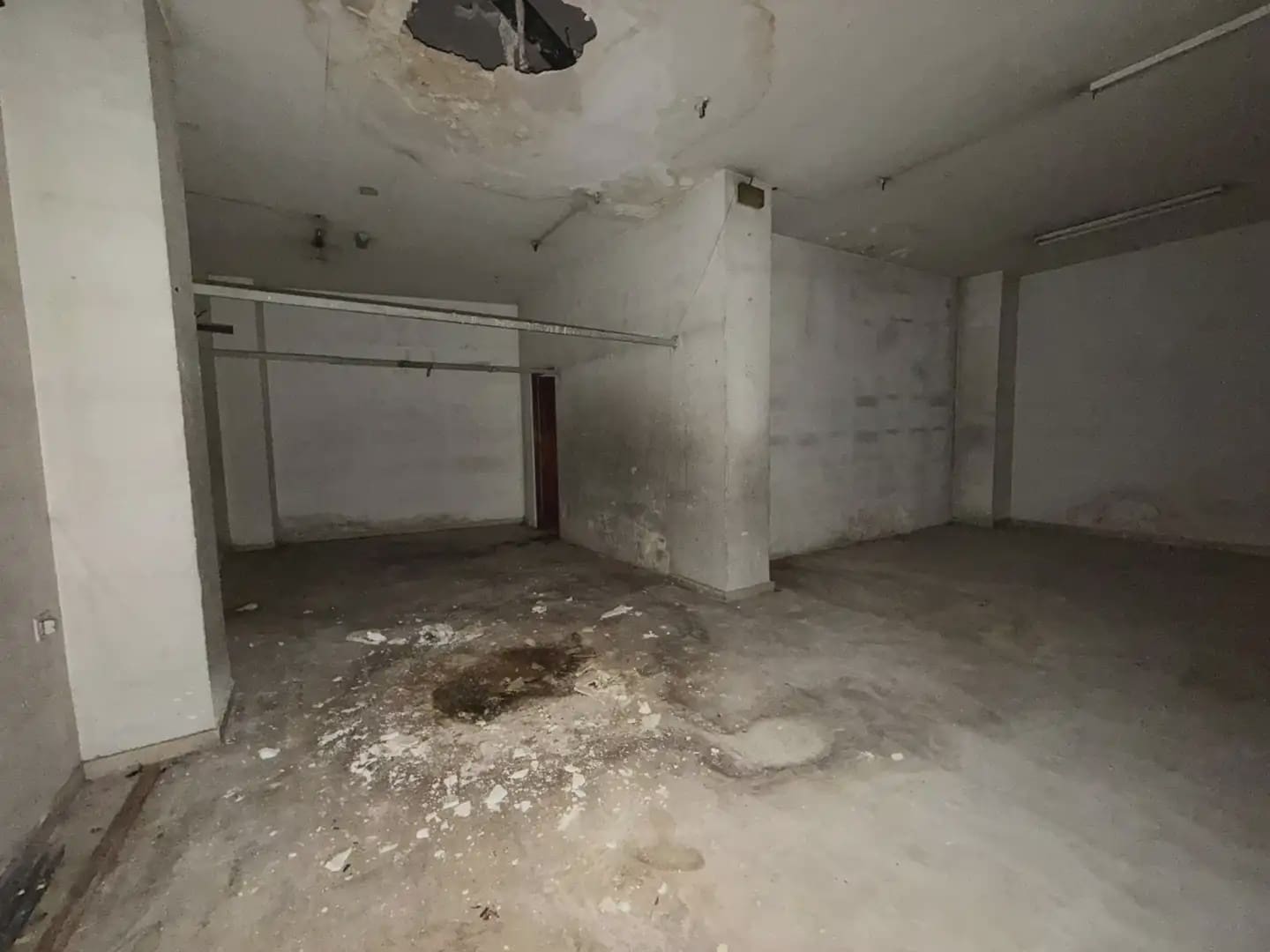 Kommersiell til leie i Granada by - € 1 800 (Ref: 9837065)