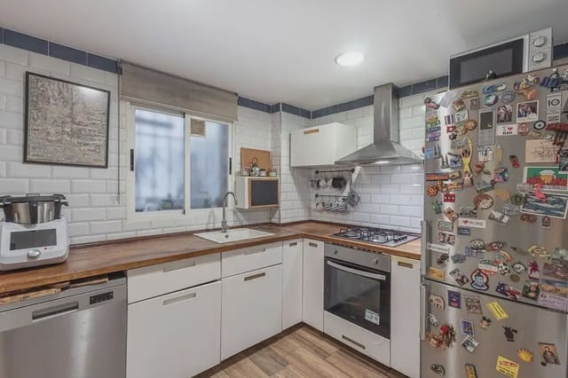 Mieszkanie na sprzedaż w Camino de Ronda - Rosaleda, Miasto Grenada - 295 000 € (Ref: 9837067)