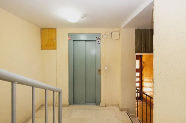 Lejlighed til salg i Figares, Granada by - € 334.900 (Ref: 9837068)