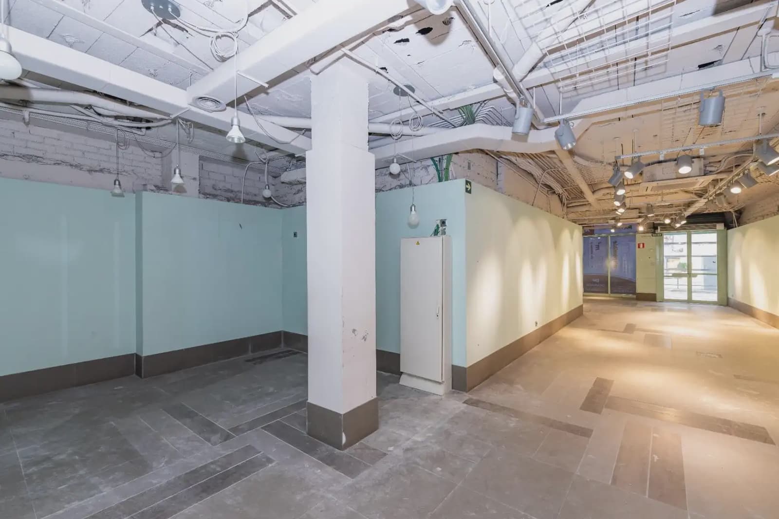 Commercial for rent in Granada city - € 11,000 (Ref: 9837069)