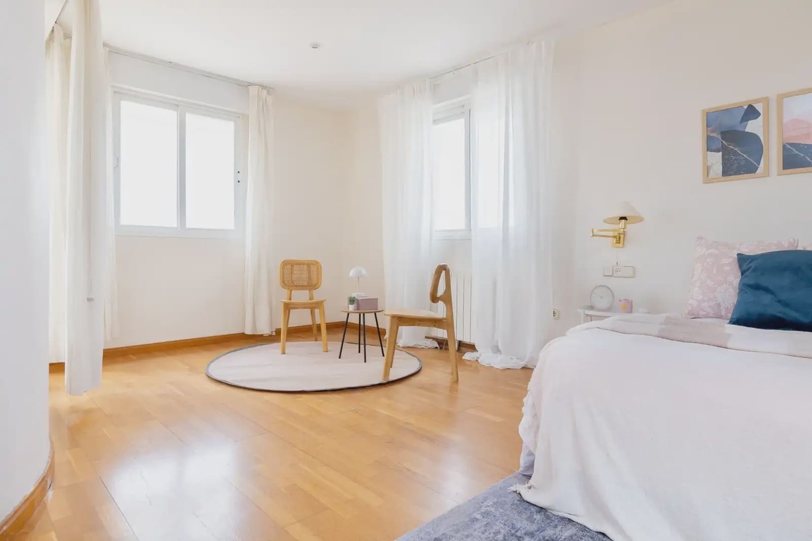 Villa for sale in Granada city with pool garage - € 699,000 (Ref: 9837071)