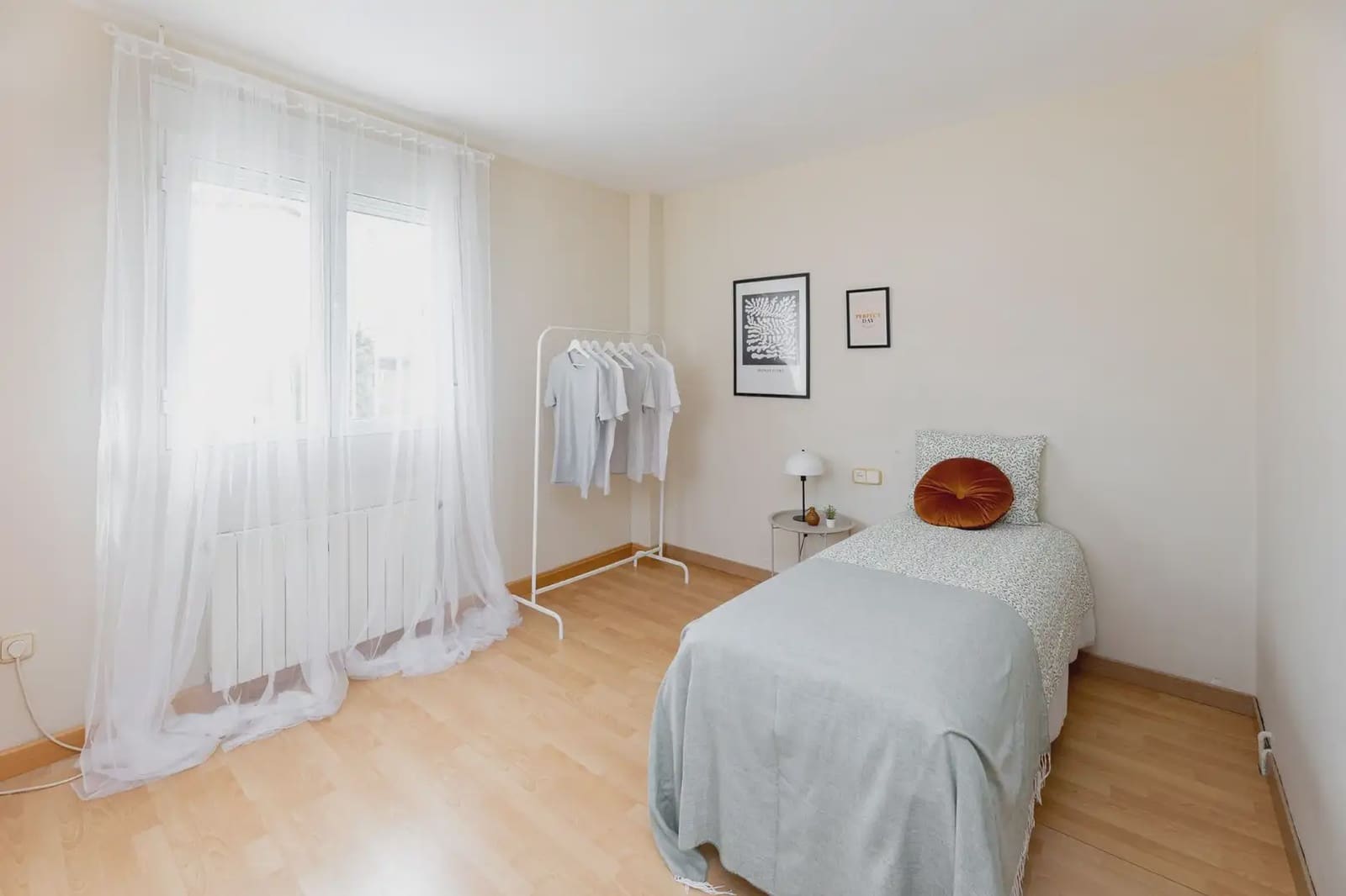Villa for sale in Granada city with pool garage - € 699,000 (Ref: 9837071)