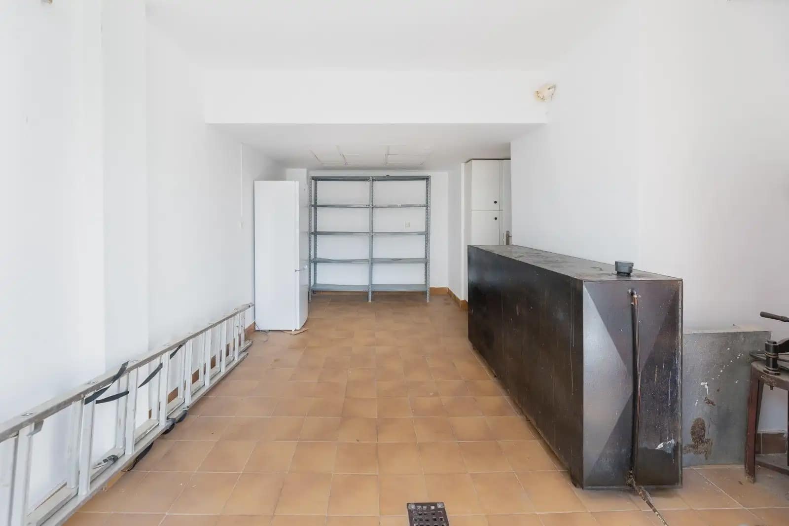 Villa for sale in Granada city with pool garage - € 699,000 (Ref: 9837071)