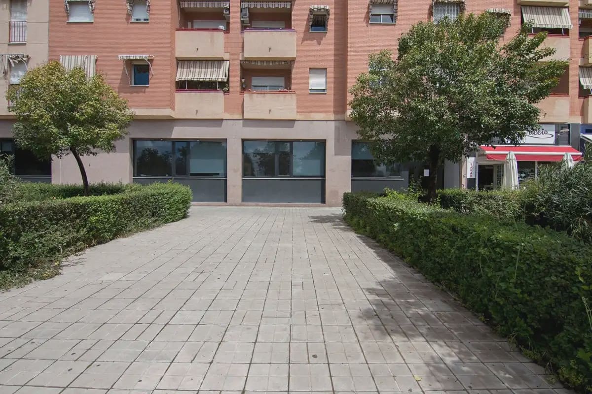 Local Comercial en Granada ciudad en venta - 507.500 € (Ref: 9837072)