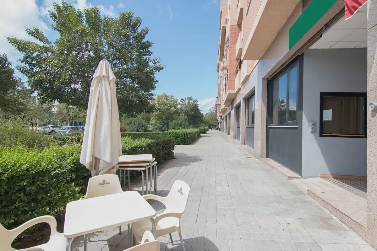 Local Comercial en Granada ciudad en venta - 507.500 € (Ref: 9837072)