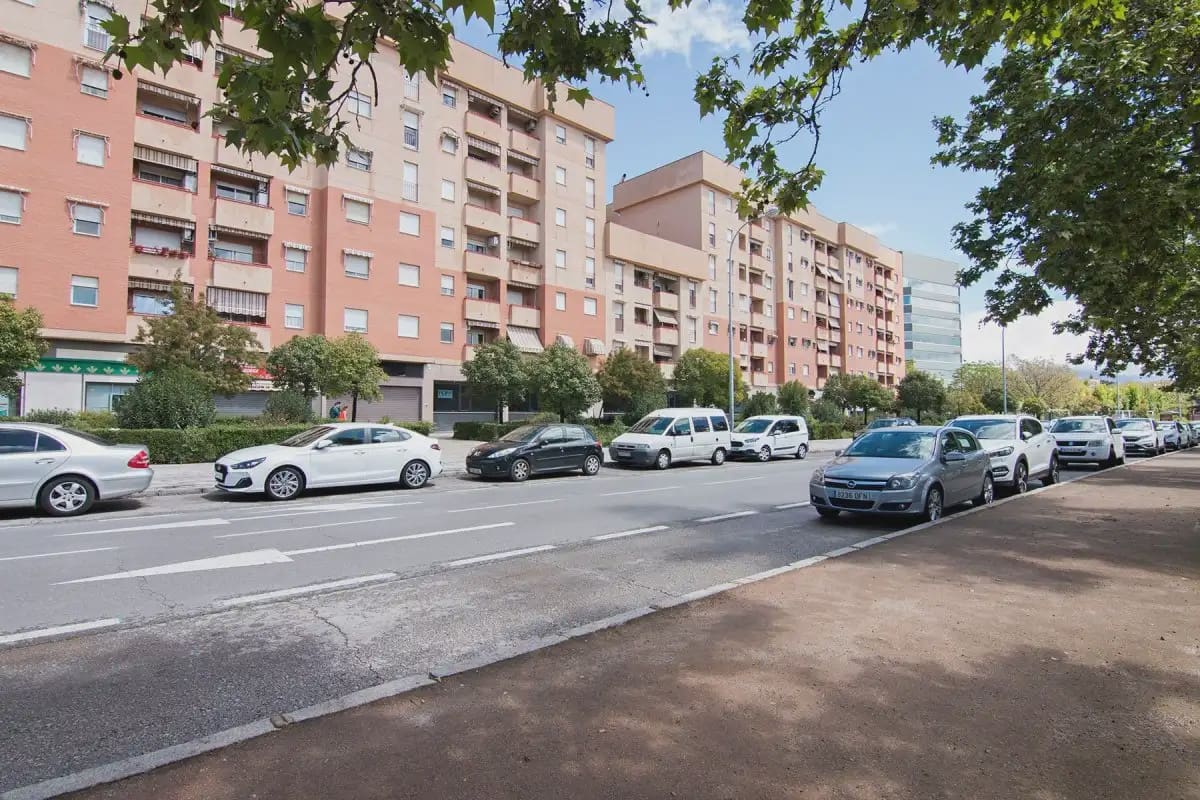 Local Comercial en Granada ciudad en venta - 507.500 € (Ref: 9837072)