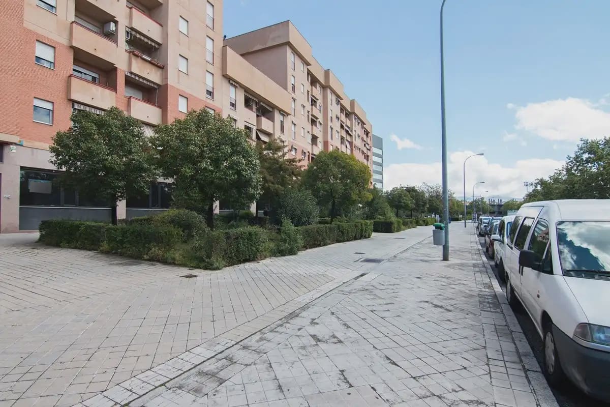 Local Comercial en Granada ciudad en venta - 507.500 € (Ref: 9837072)