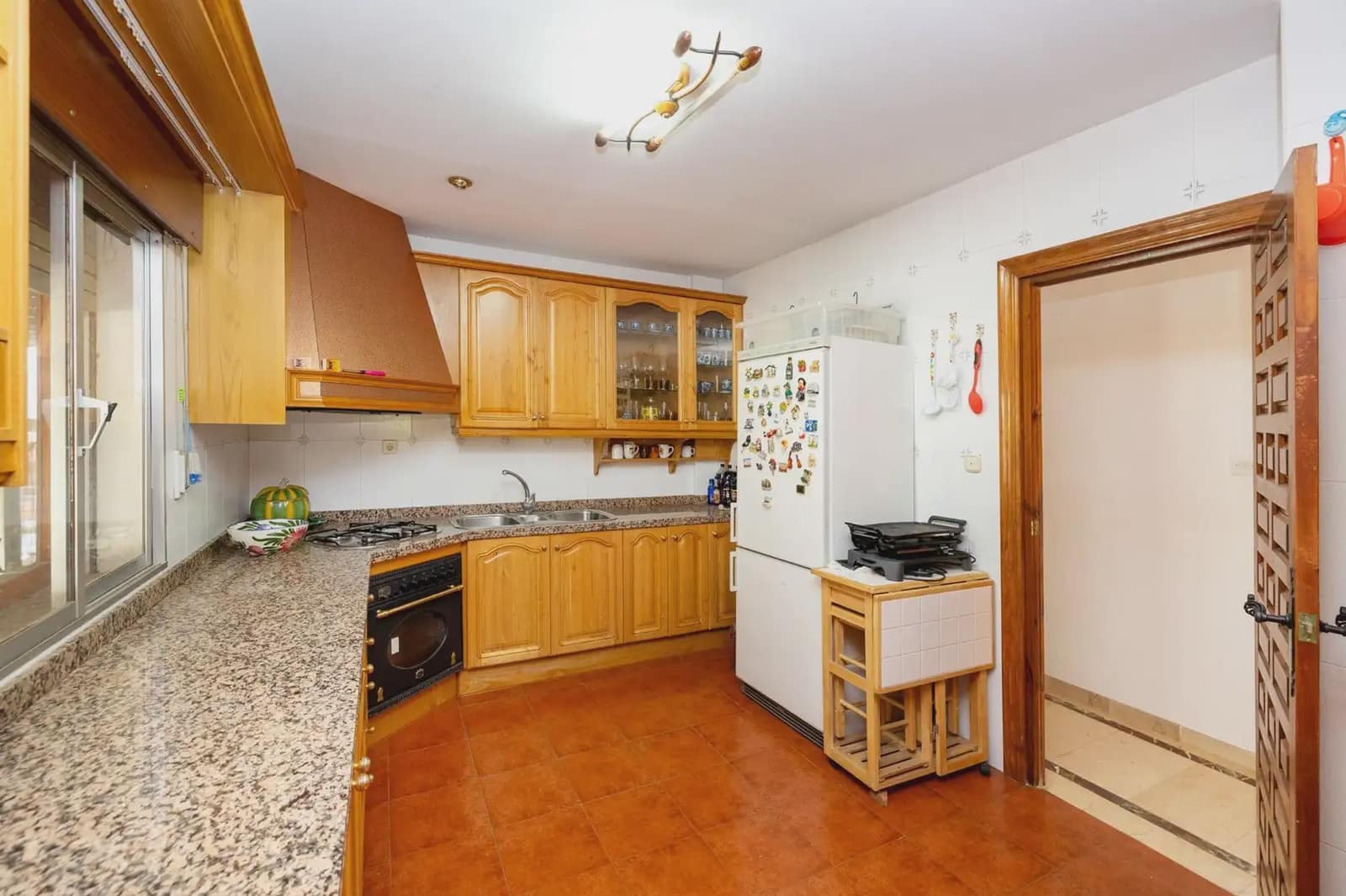 Moradia para venda em Ogijares com piscina garagem - 590 000 € (Ref: 9837073)