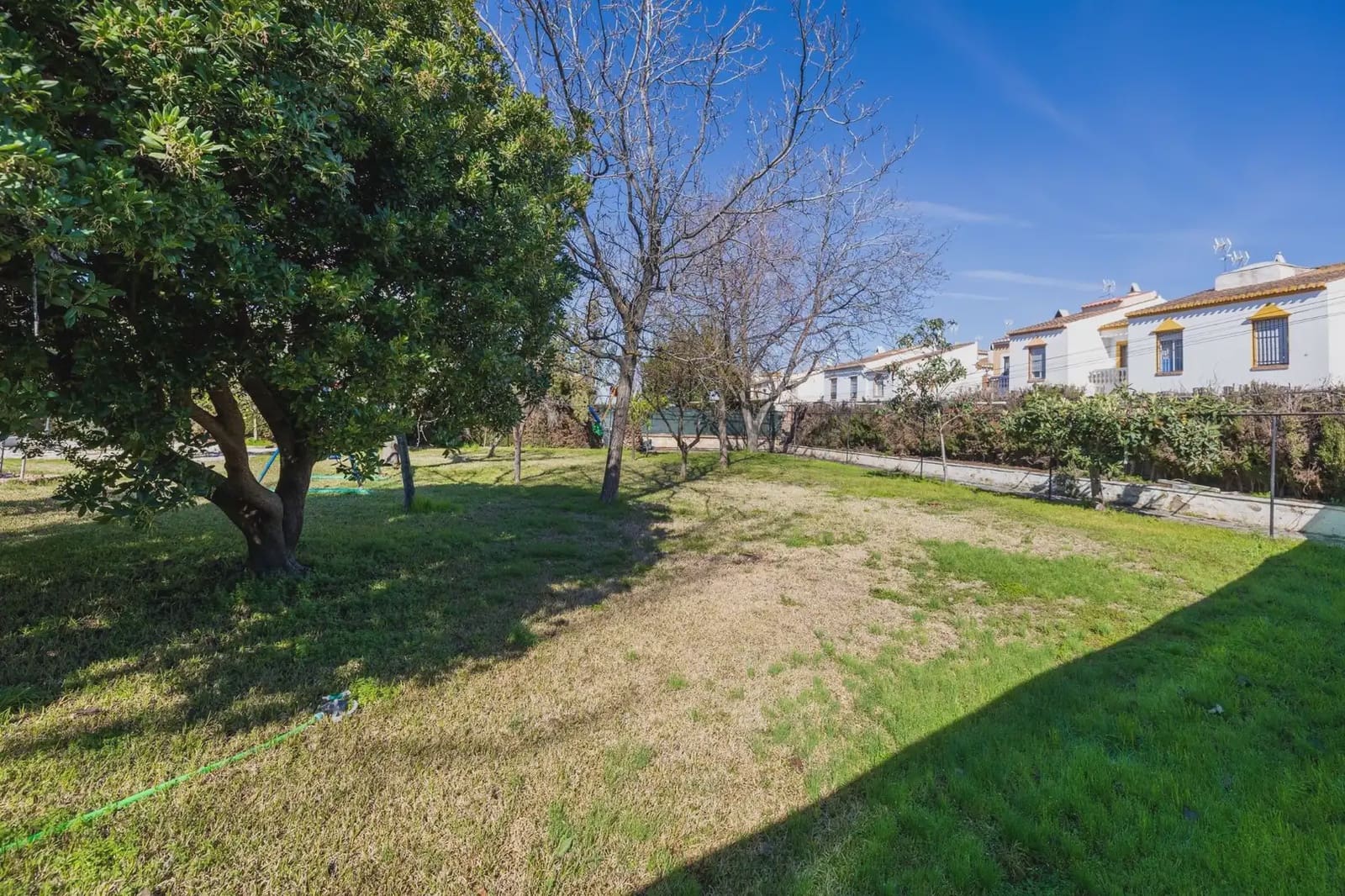 Moradia para venda em Ogijares com piscina garagem - 590 000 € (Ref: 9837073)
