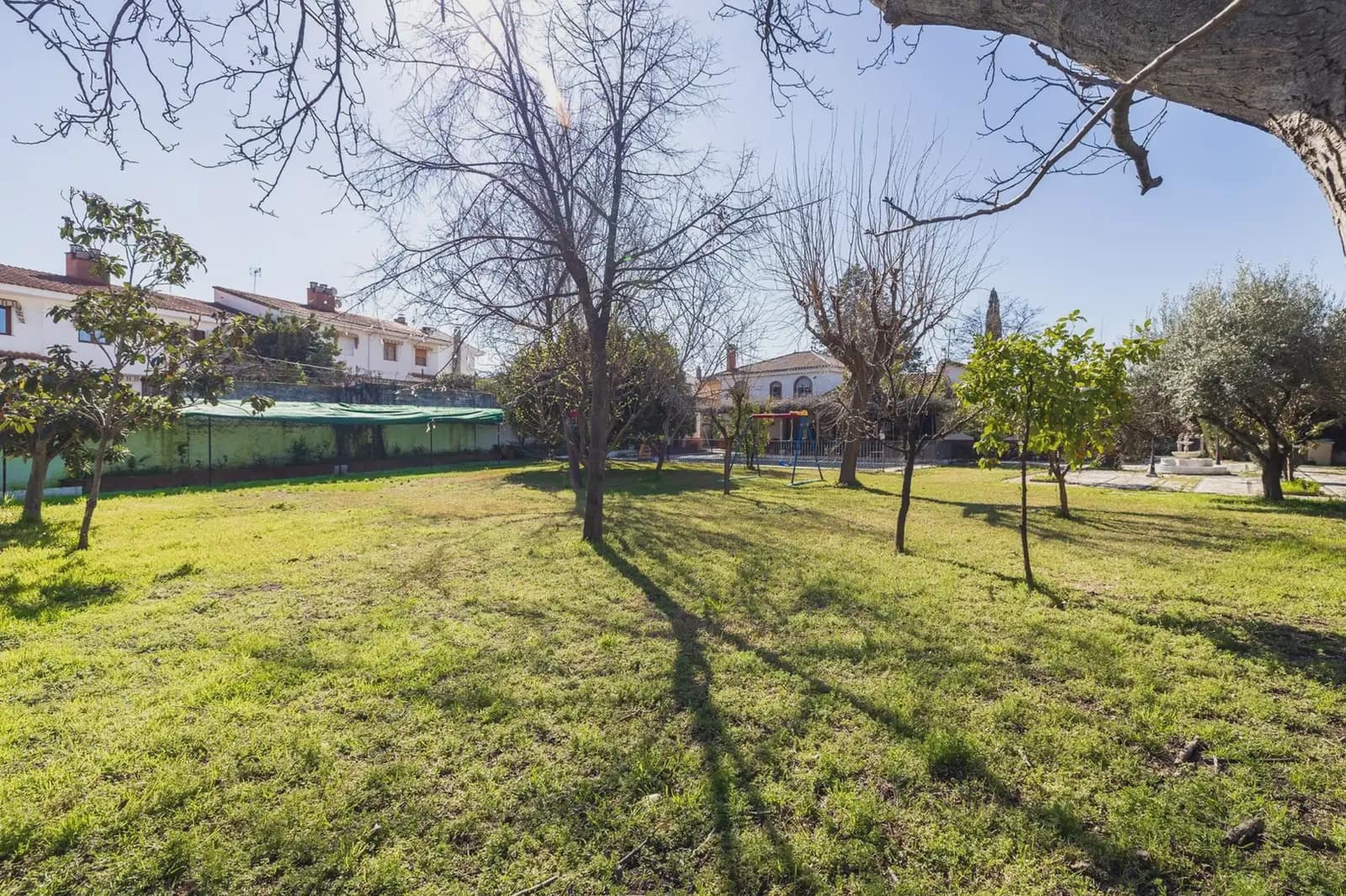 Moradia para venda em Ogijares com piscina garagem - 590 000 € (Ref: 9837073)