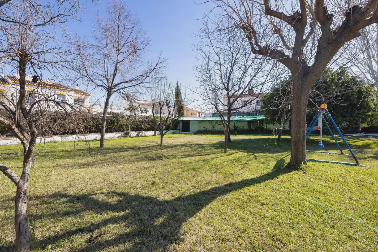 Moradia para venda em Ogijares com piscina garagem - 590 000 € (Ref: 9837073)