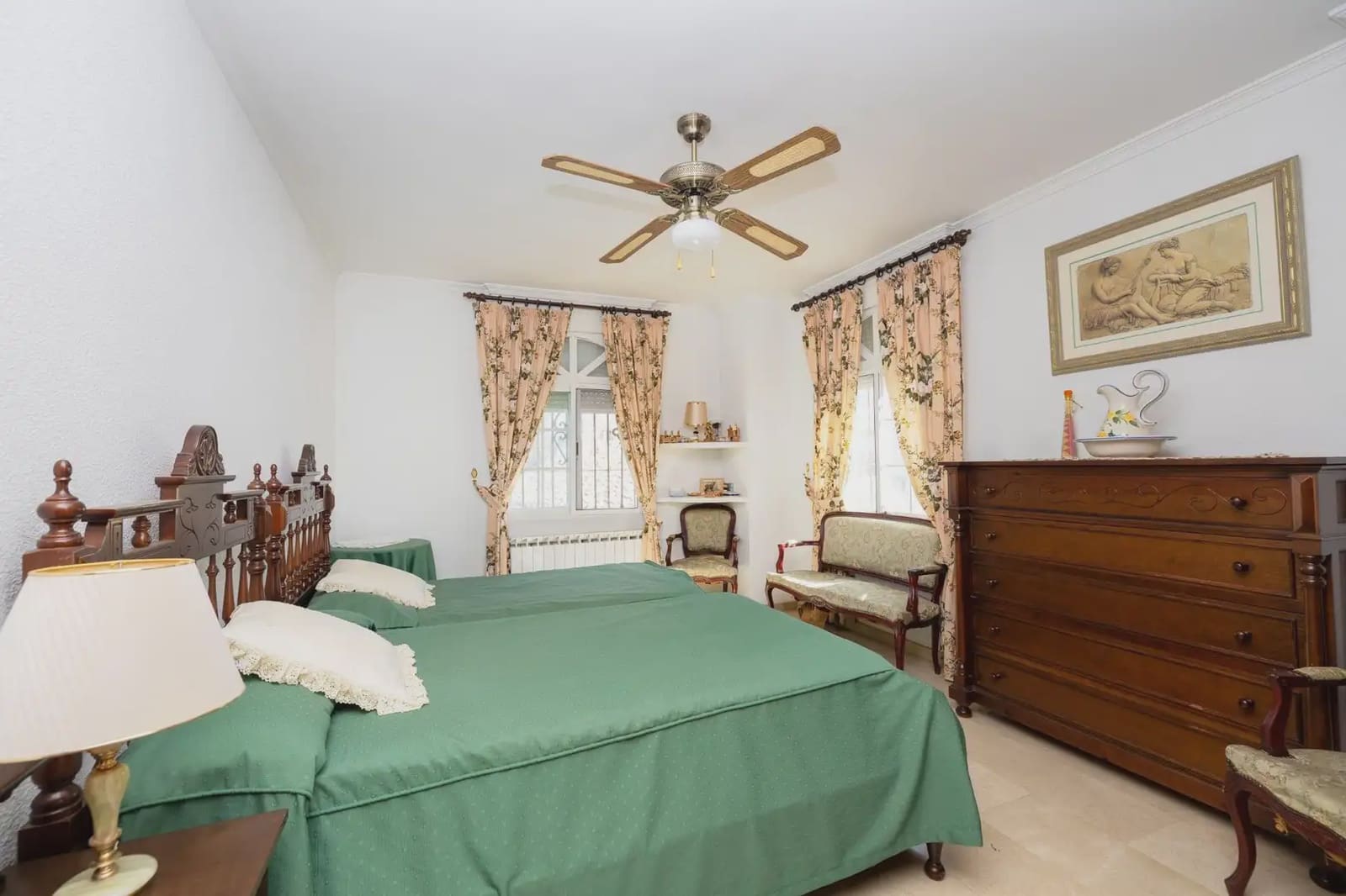 Moradia para venda em Ogijares com piscina garagem - 590 000 € (Ref: 9837073)