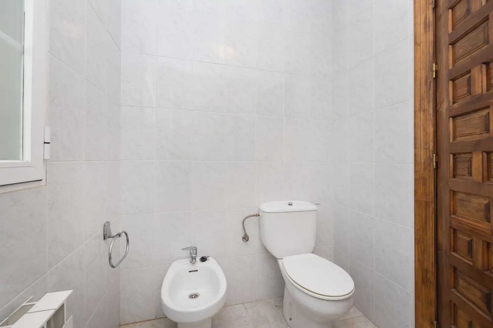 Moradia para venda em Ogijares com piscina garagem - 590 000 € (Ref: 9837073)