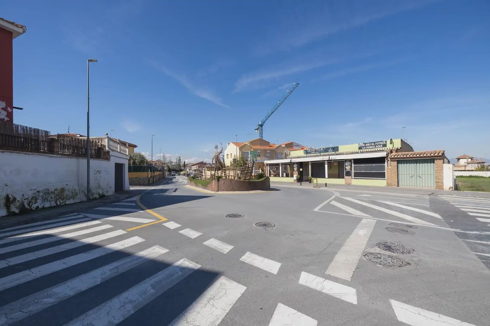 Moradia para venda em Ogijares com piscina garagem - 590 000 € (Ref: 9837073)